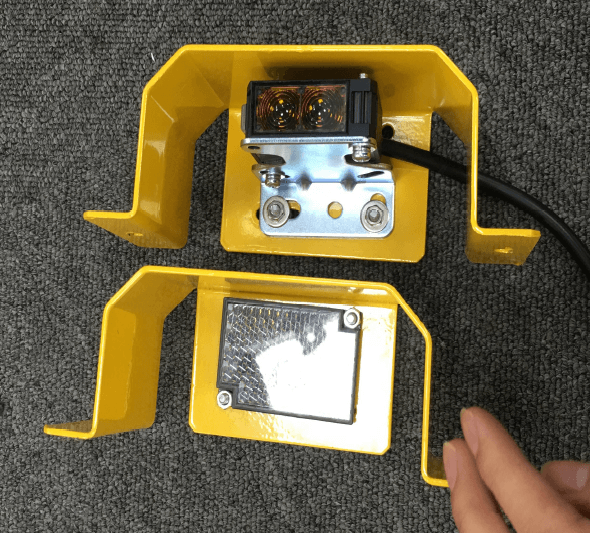 快速卷簾門(mén)上的光電作用縮略圖